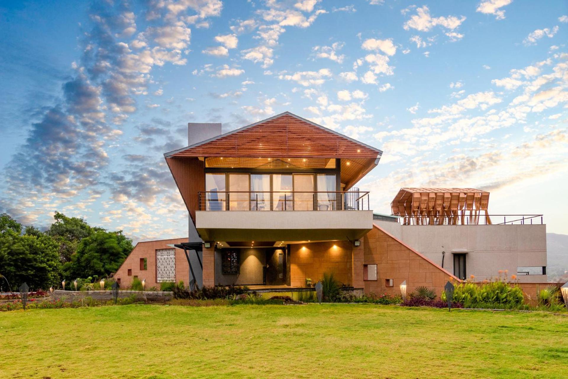 Pearl Lakeview Mansion By Stayvista - Lakeside Villa With Infinity Pool, Jacuzzi, In-House Theatre & Games Room Igatpuri Dış mekan fotoğraf
